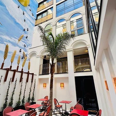 Hotel Divino & Apartments Figueres  Exterior photo