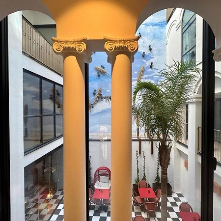 Hotel Divino & Apartments Figueres  Exterior photo